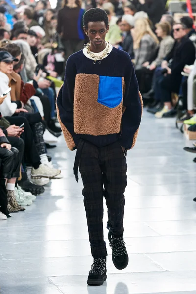 Look 30
